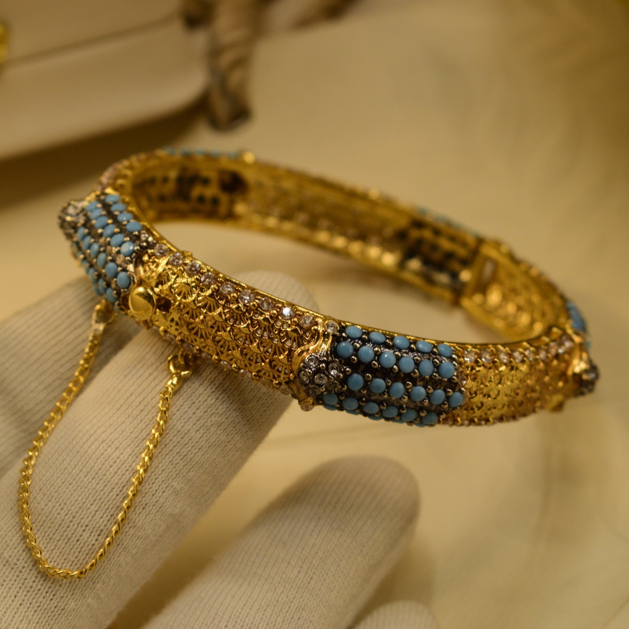 Sparkling Unique Design Gold Plated Crystal Stones Bangle for Girls/Women