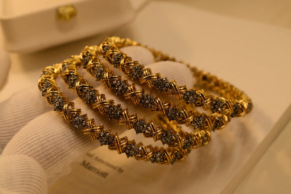 Elegant Design Gold Plated Crystal Stones 4pc Bangle Set for Girls/Women