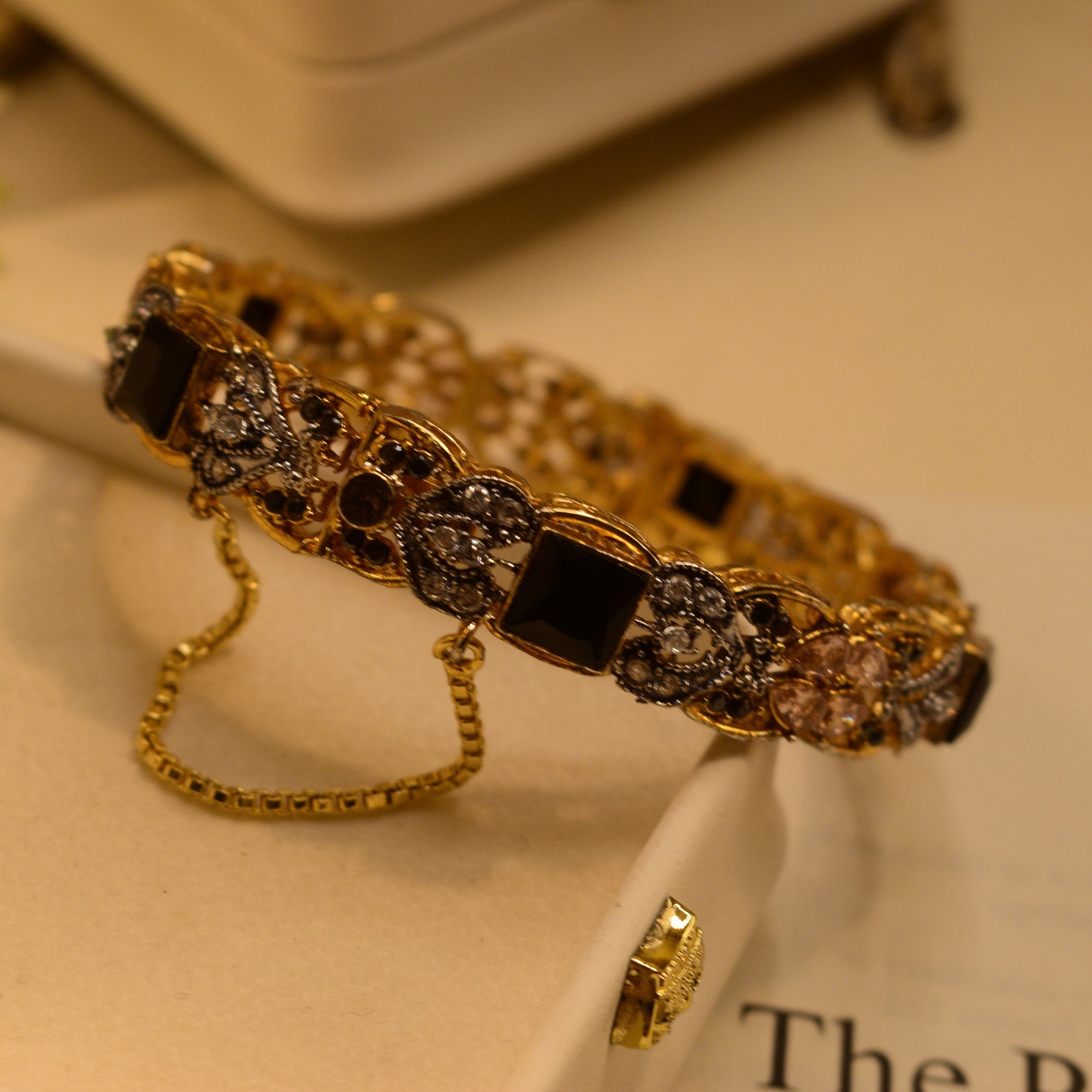 Glamorous Design Gold Plated Crystal Stones Bangle for Girls/Women