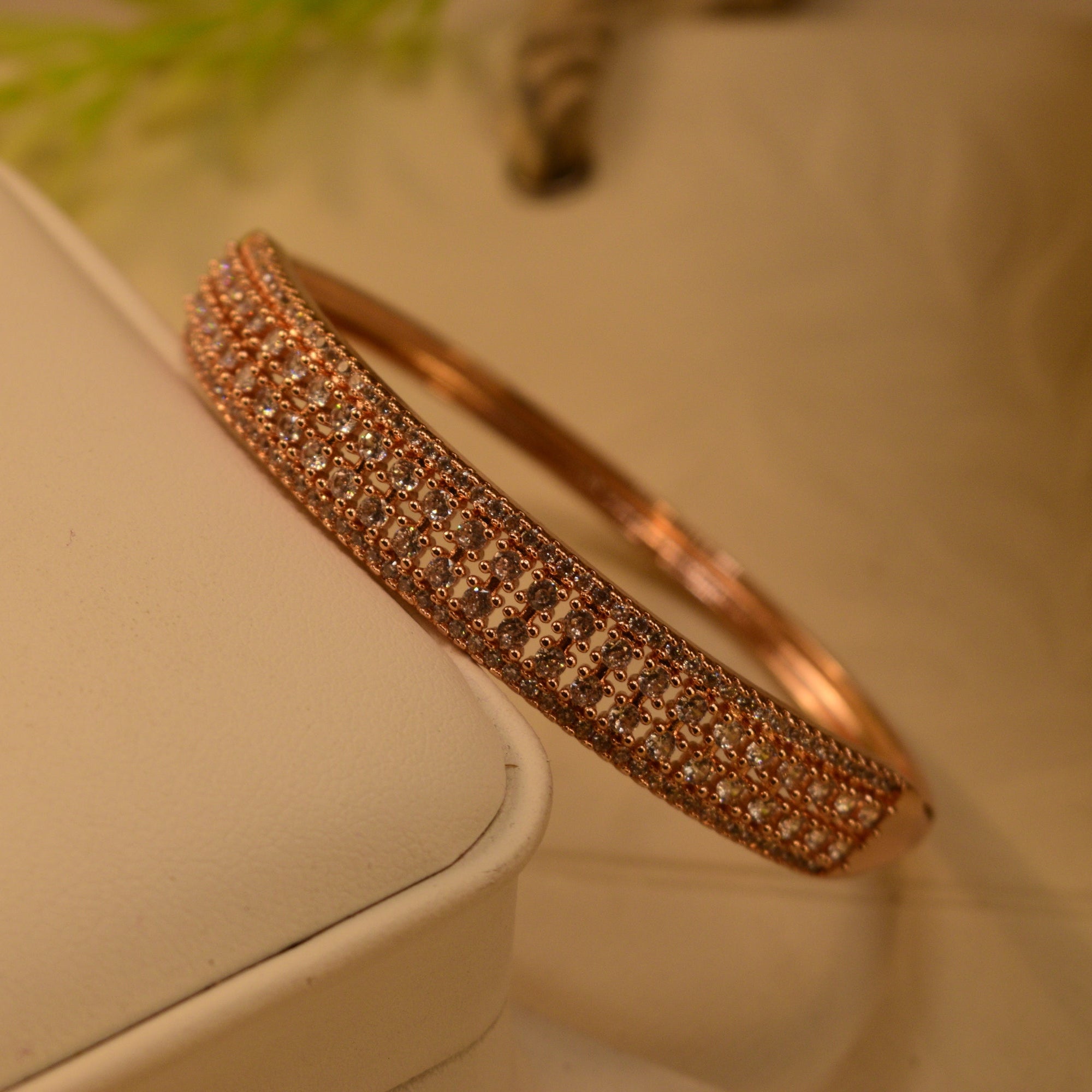 Beautiful Unique Design Gold Plated Crystal Stones Bangle for Girls/Women