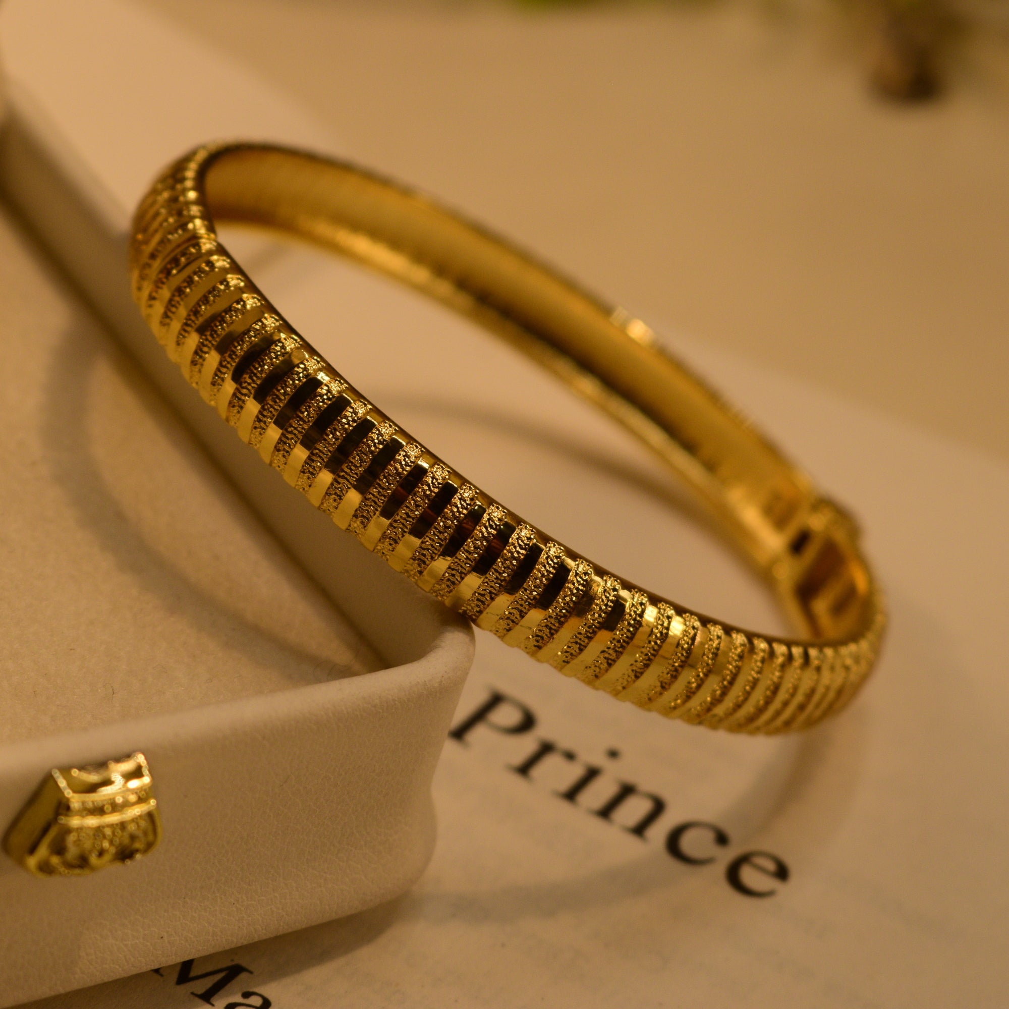 Elegant Unique Design 24K Gold Plated Bangle for Girls/Women