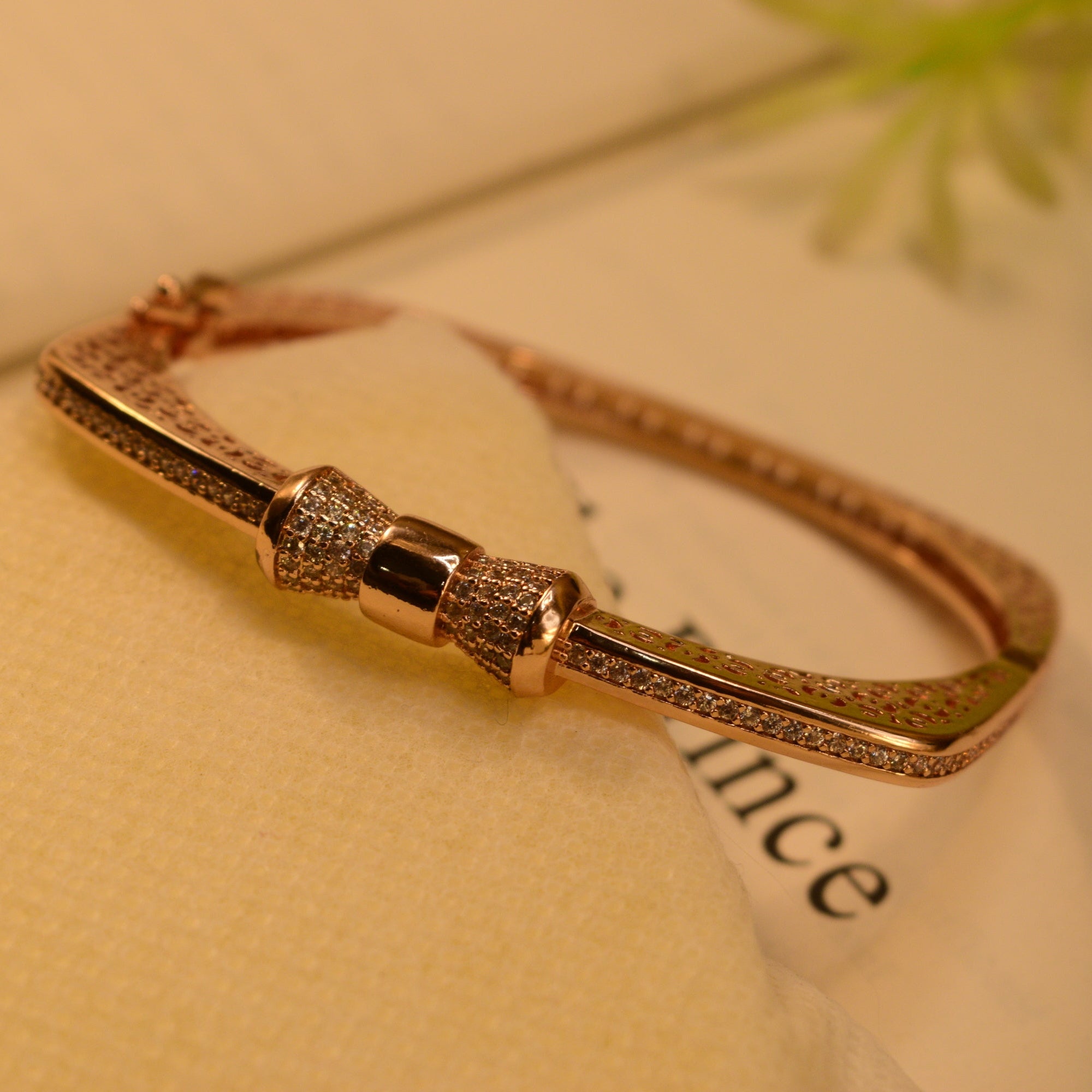 Luminous Unique Design Gold Plated Crystal Stones Bangle for Girls/Women
