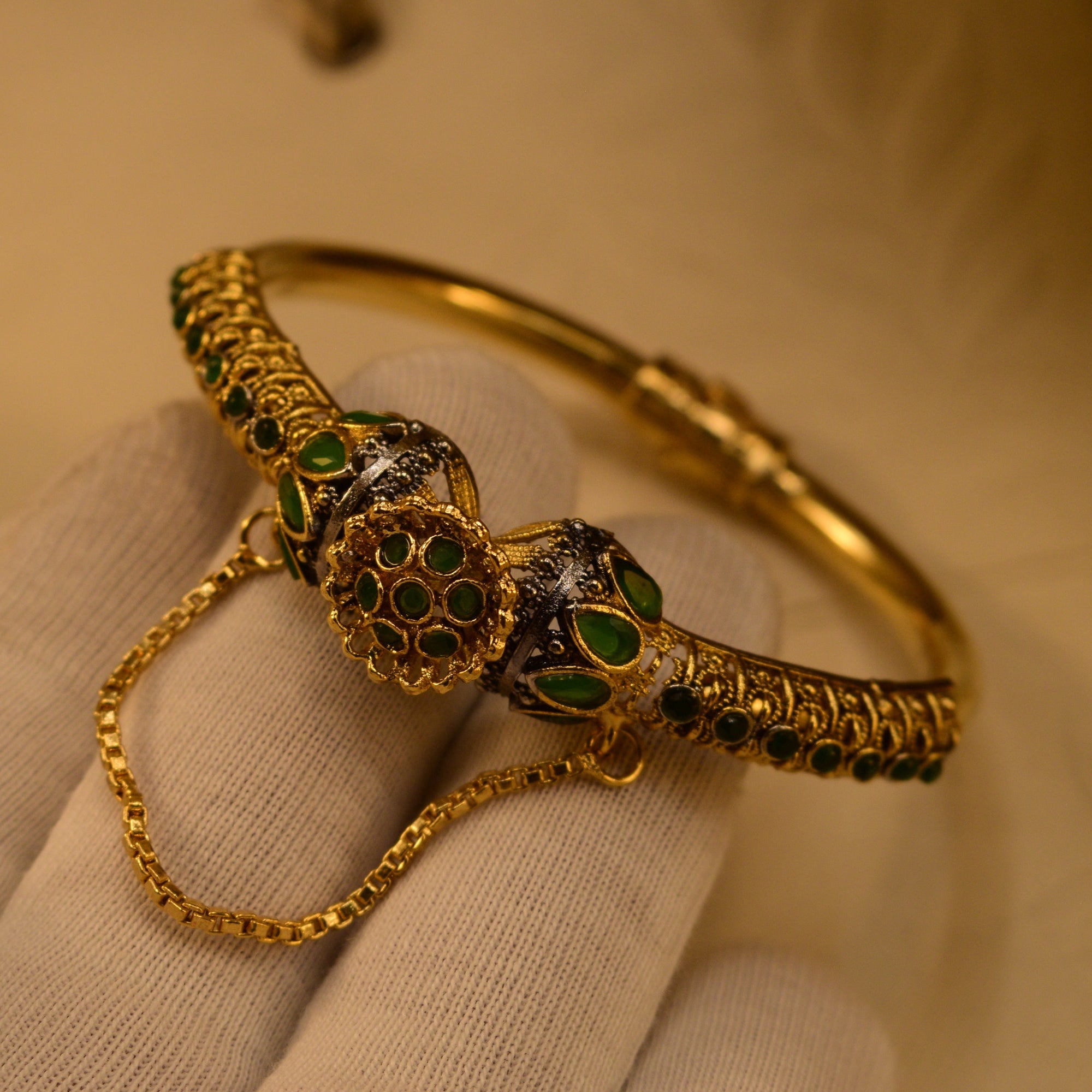Dazzling Unique Design Gold Plated Crystal Stones Bangle for Girls/Women