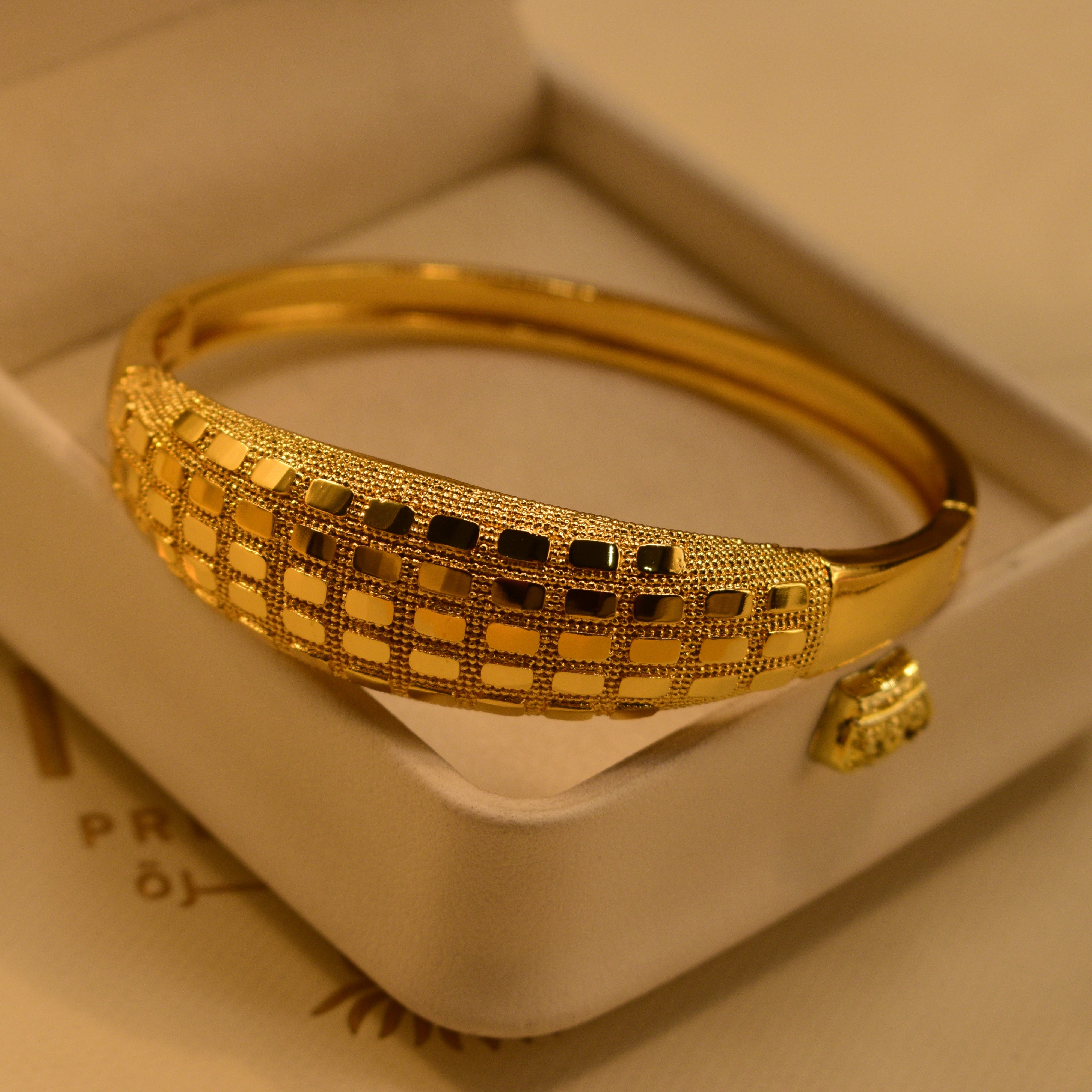 Beautiful Unique Design Gold Plated Bangle for Girls/Women