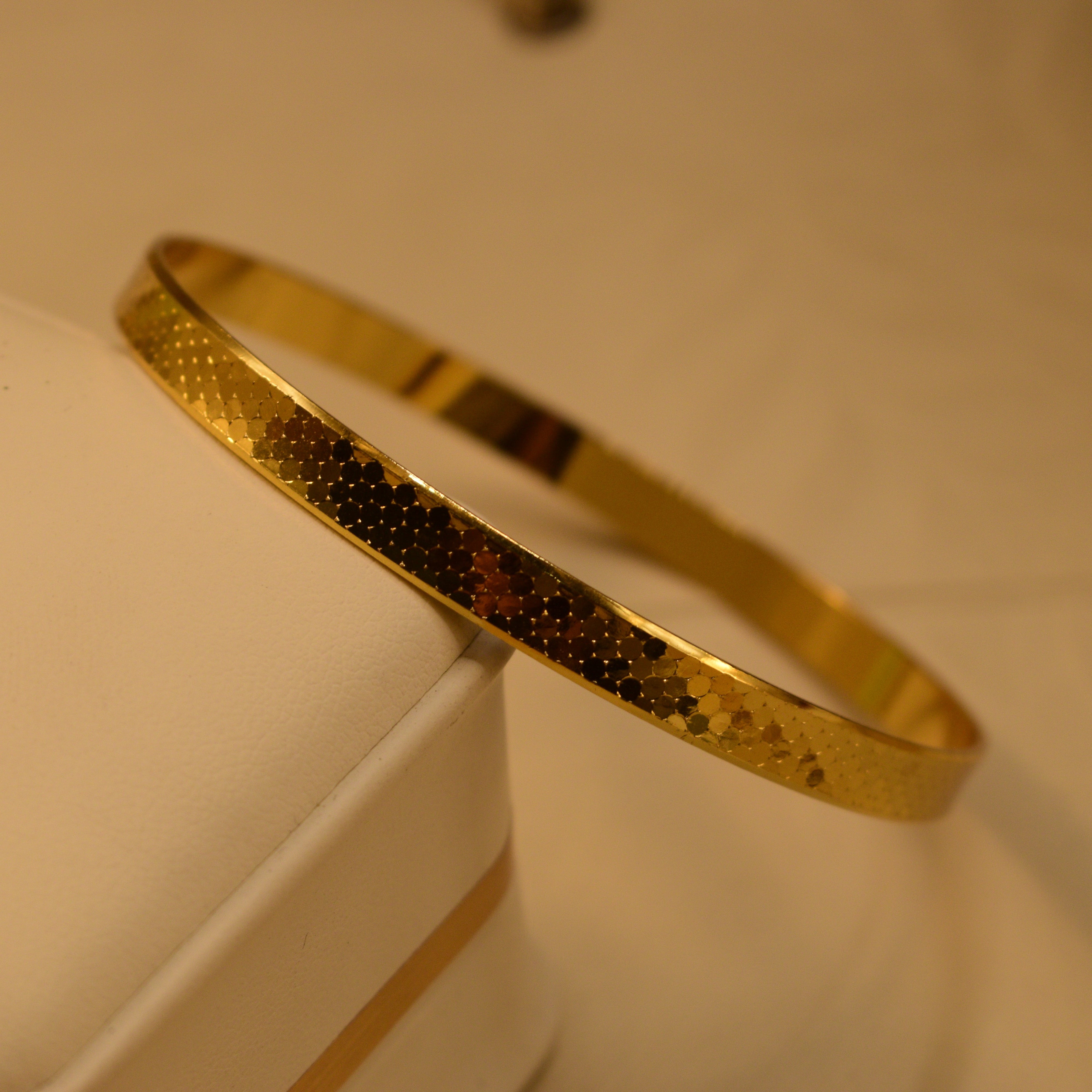 Elegant Unique Design Gold Plated Bangle for Girls/Women