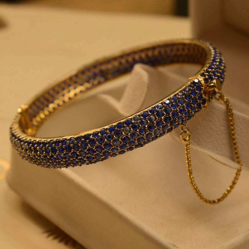 Elegant Design Zircon Stone Gold Plated Bangle for Girls/Women