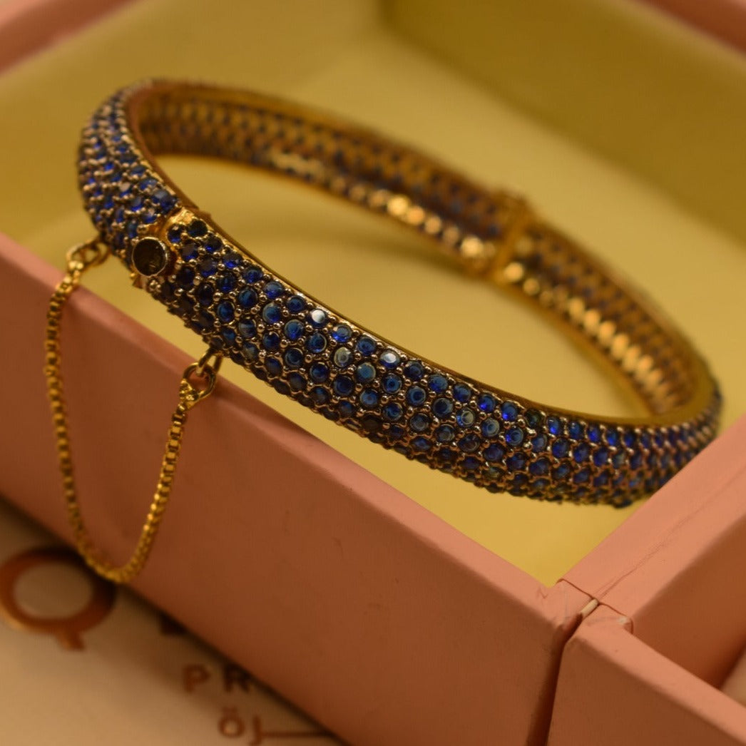 Elegant Design Zircon Stone Gold Plated Bangle for Girls/Women