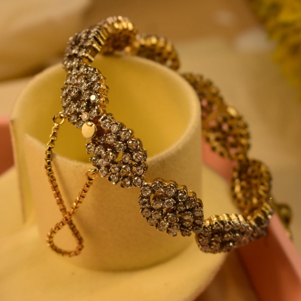 Elegant Design Gold Plated Jarao Bangle for Girls/Women