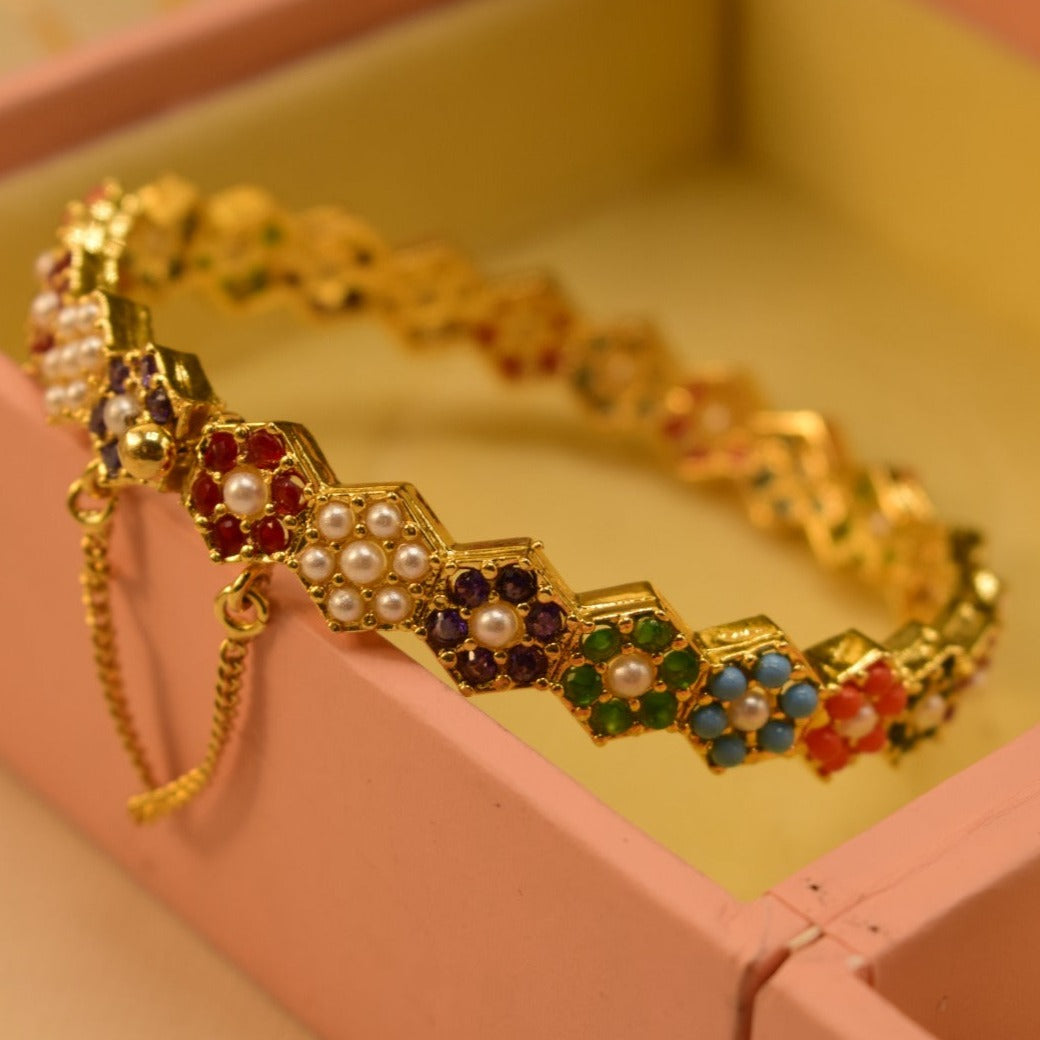 Elegant Design Zircon Stone Gold Plated Kara for Girls/Women