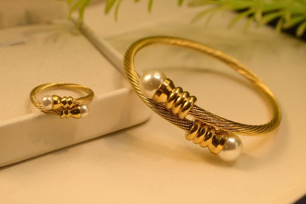 Beautiful Silver/Golden Stylish Design Bracelet With Ring for Girls/Women