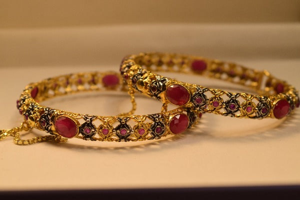 Stylish Design Gold Plated Real Stone Bangles Set for Girls/Women