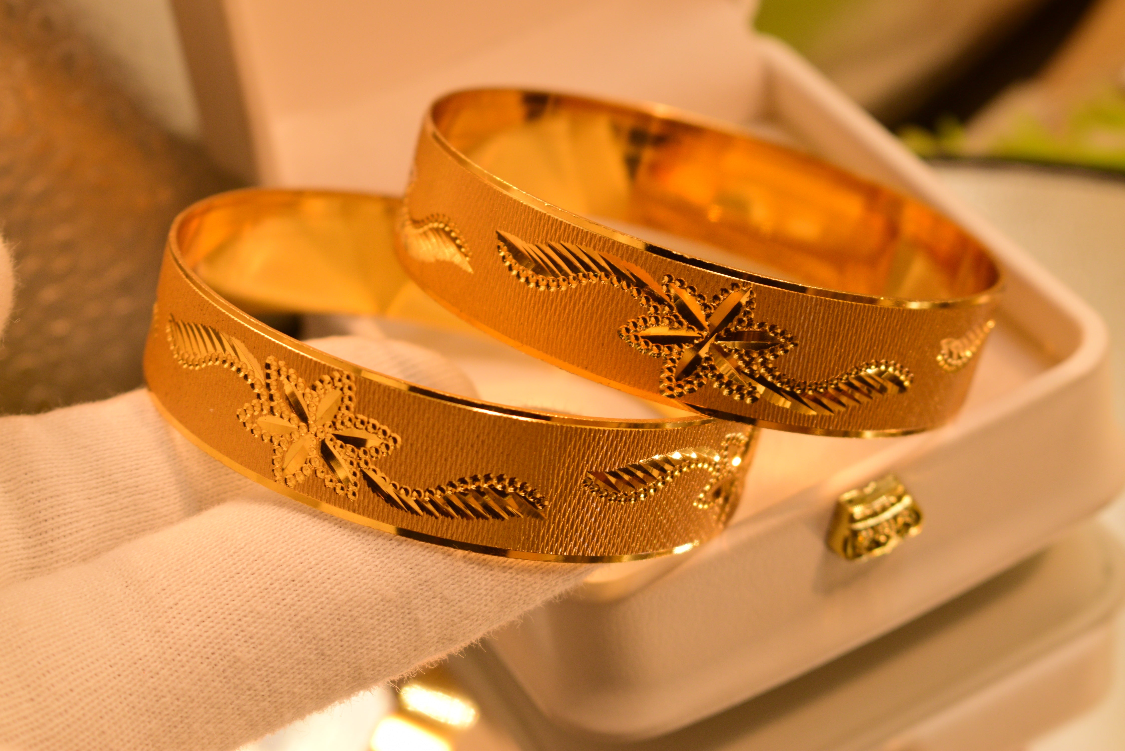 Elegant Design 24K Gold Plated 2pc Bangles Set for Girls/Women