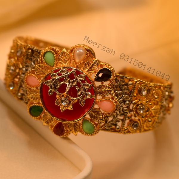 Gorgeous Fancy Design Real Stones Gold Plated Bangle for Girls/Women