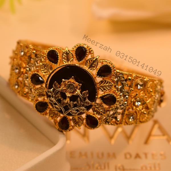 Gorgeous Fancy Design Real Stones Gold Plated Bangle for Girls/Women