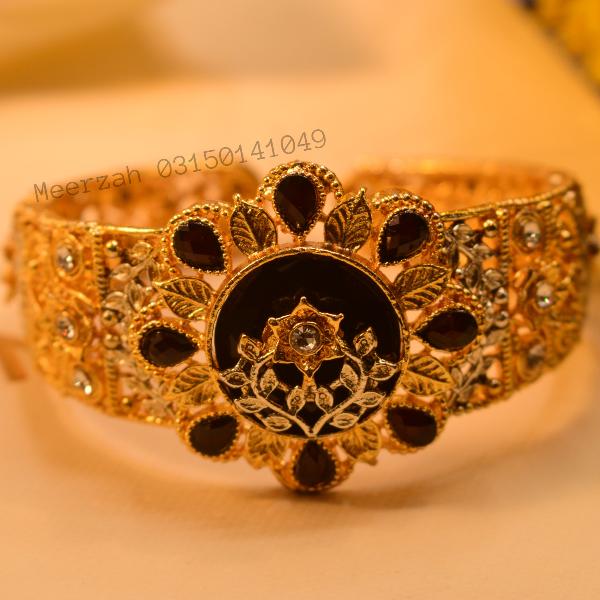 Gorgeous Fancy Design Real Stones Gold Plated Bangle for Girls/Women