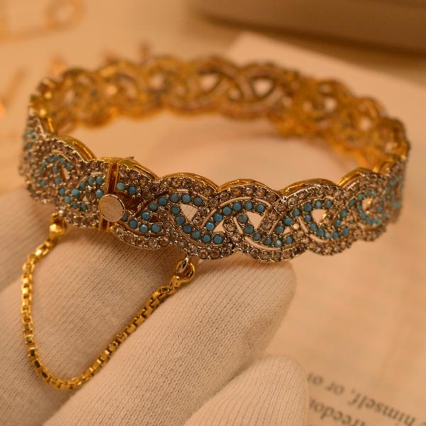 Glamorous Design Crystal Stones Gold Plated Bangle for Girls/Women