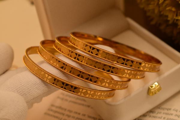 Luxury Luminous Design Gold Plated 4pc Bangle Set for Girls/Women