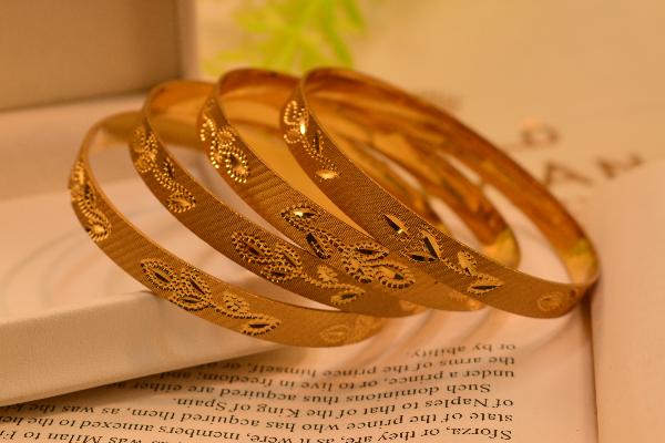 Glamorous Unique Design Gold Plated 4pc Bangle Set for Girls/Women