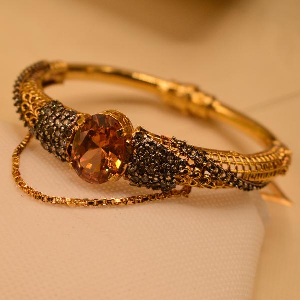 Stylish Design Gold Plated Real Stones Bangle for Girls/Women