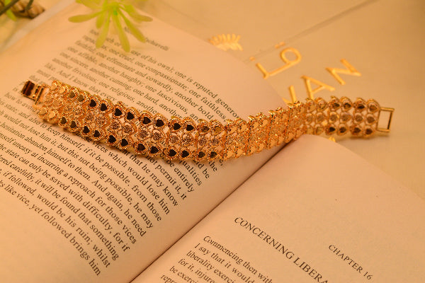 Luminous Heart Design Gold Plated Bracelet for Girls/Women