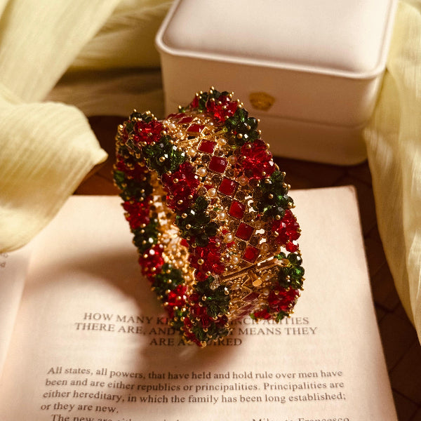 Charming Unique Design Gold Plated Real Stones Bangle for Girls/Women