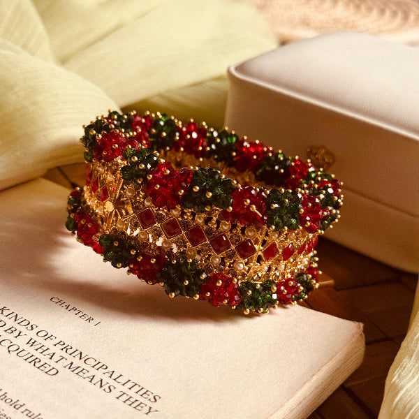 Charming Unique Design Gold Plated Real Stones Bangle for Girls/Women