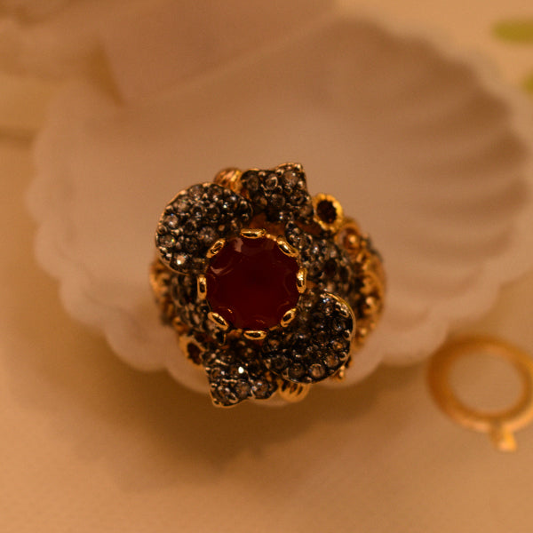 Dazzling Unique Design Gold Plated Crystal Stones Ring For Girls/Women