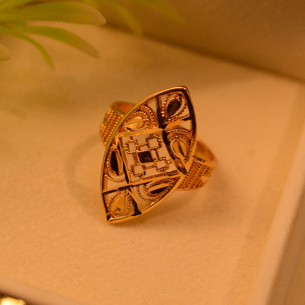Elegant Unique Design Gold Plated Ring For Girls/Women