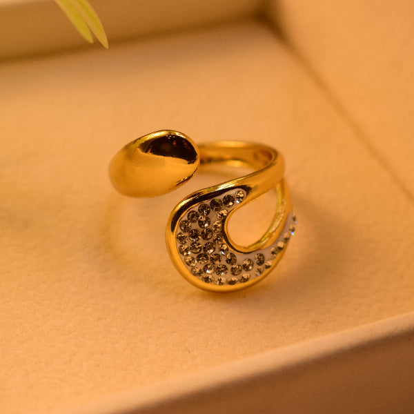 Fancy Unique Design Gold Plated Crystal Stones Ring For Girls/Women