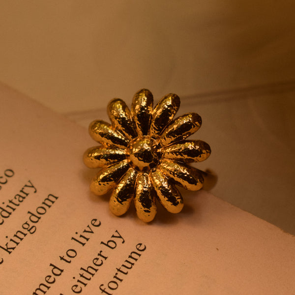 Sparkling Unique Flower Design Gold Plated Ring For Girls/Women