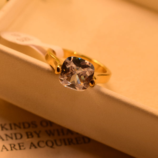 Glamorous Unique Design Gold Plated Crystal Stone Ring For Girls/Women