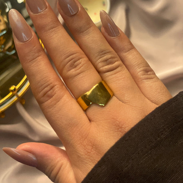 Luxury Unique Design Gold Plated Ring For Girls/Women