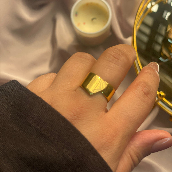 Luxury Unique Design Gold Plated Ring For Girls/Women