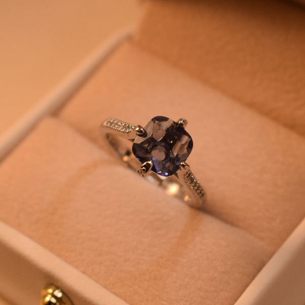 Fancy Unique Design Silver Plated Crystal Stones Ring For Girls/Women