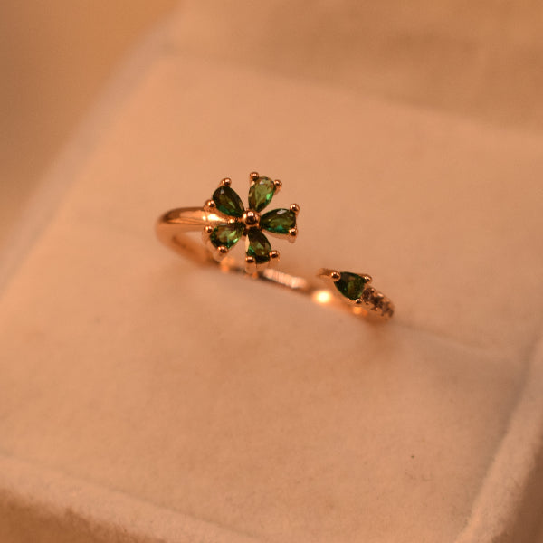 Luminous Unique Design Gold Plated Crystal Stones Ring For Girls/Women