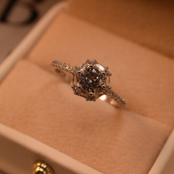 Sparkling Unique Design Silver Plated Crystal Stones Ring For Girls/Women