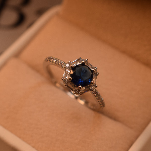 Sparkling Unique Design Silver Plated Crystal Stones Ring For Girls/Women