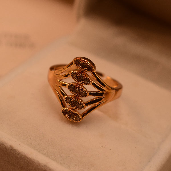 Sparkling Unique Design Gold Plated Ring For Girls/Women