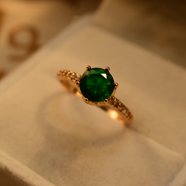 Fancy Design Gold Plated Crystal Stones Ring For Girls/Women