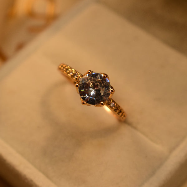 Fancy Design Gold Plated Crystal Stones Ring For Girls/Women