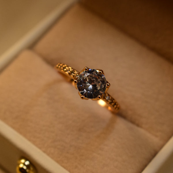 Fancy Design Gold Plated Crystal Stones Ring For Girls/Women