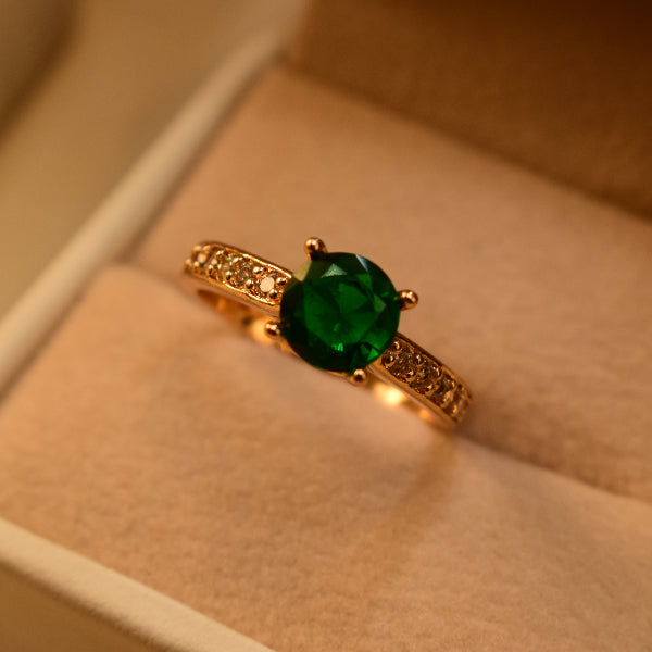 Stylish Design Gold Plated Crystal Stones Ring For Girls/Women