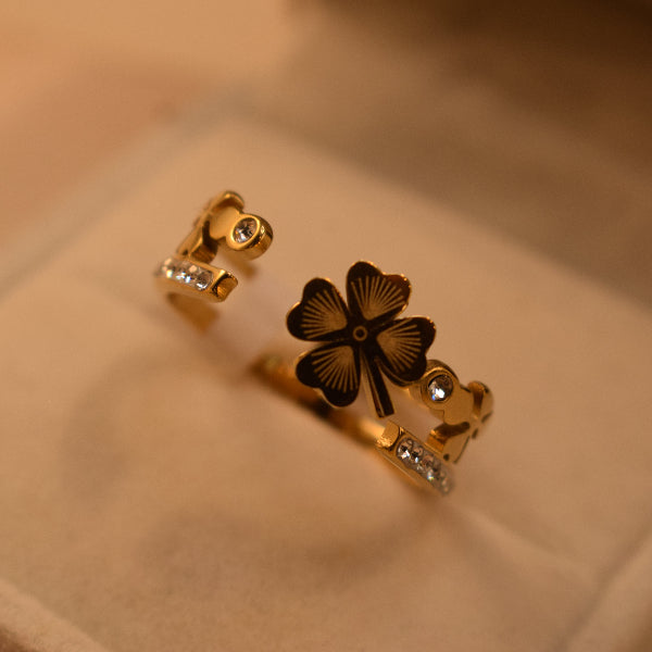 Beautiful Flower Design Gold Plated Crystal Stones Ring For Girls/Women