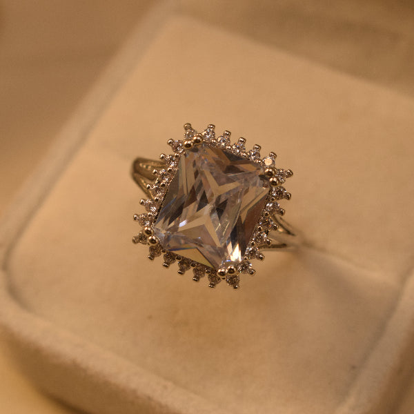 Elegant Unique Design Silver Plated Crystal Stones Ring For Girls/Women