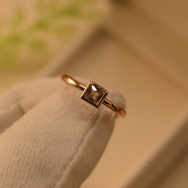 Fancy Unique Design Gold Plated Crystal Stone Ring For Girls/Women