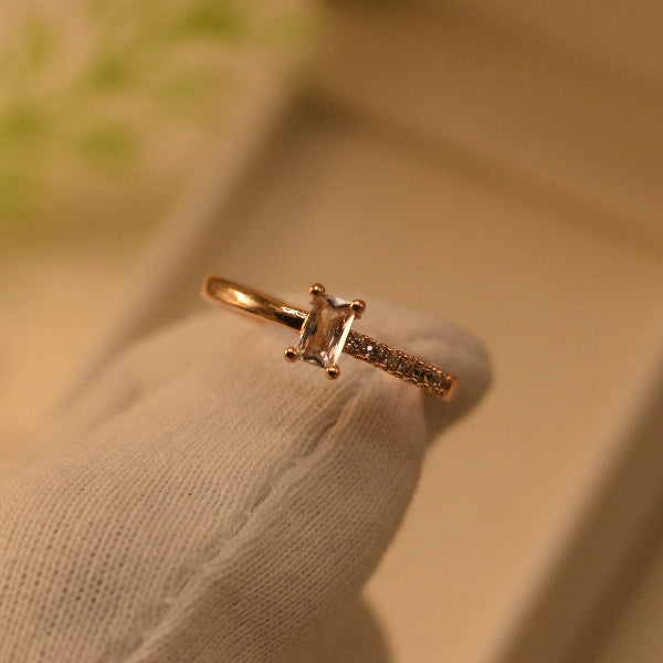 Beautiful Unique Design Gold Plated Crystal Stones Ring For Girls/Women