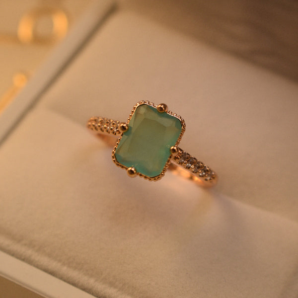 Luminous Unique Design Gold Plated Crystal Stones Ring For Girls/Women