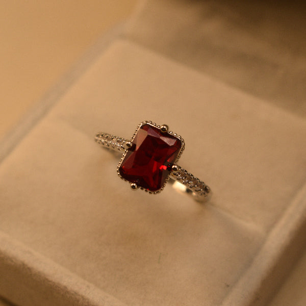 Beautiful Unique Design Silver Plated Crystal Stones Ring For Girls/Women