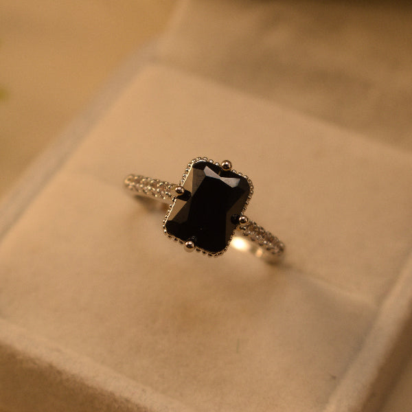 Beautiful Unique Design Silver Plated Crystal Stones Ring For Girls/Women