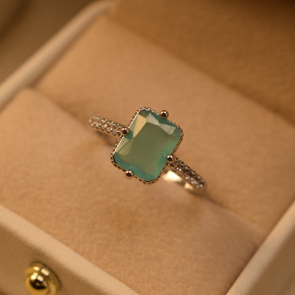 Beautiful Unique Design Silver Plated Crystal Stones Ring For Girls/Women